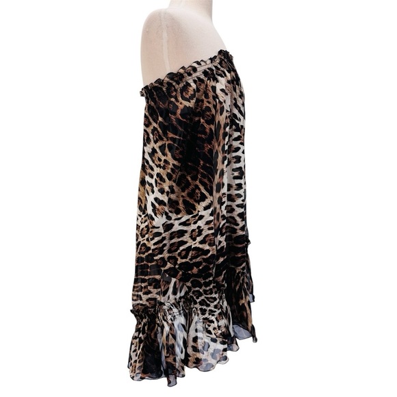 Roberto Cavalli X H&M 100% Silk Off Shoulder
Sheer Ruffle Leopard Print Dress - Picture 5 of 12